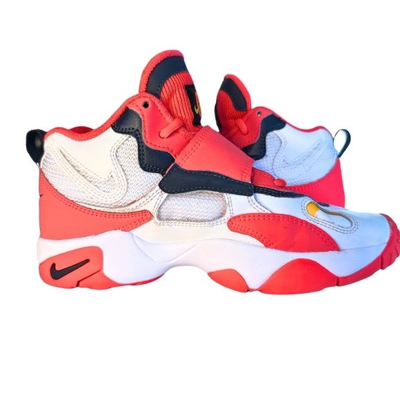 EUC Nike Air Max Speed Turf in Red Orbit Kid sz 5 Laces Velcro White - Picture 3 of 11